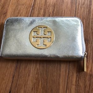 Tory Burch wallet
